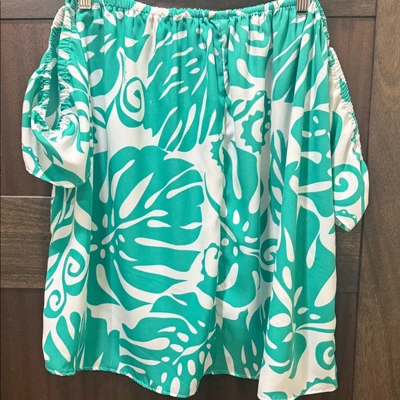 Manuhealii Green and White Tropical Skirt - Picture 5 of 5